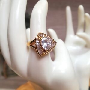 Vintage 90s Mary Kay Ring Size 7 Beverly Hills Emily Taylor